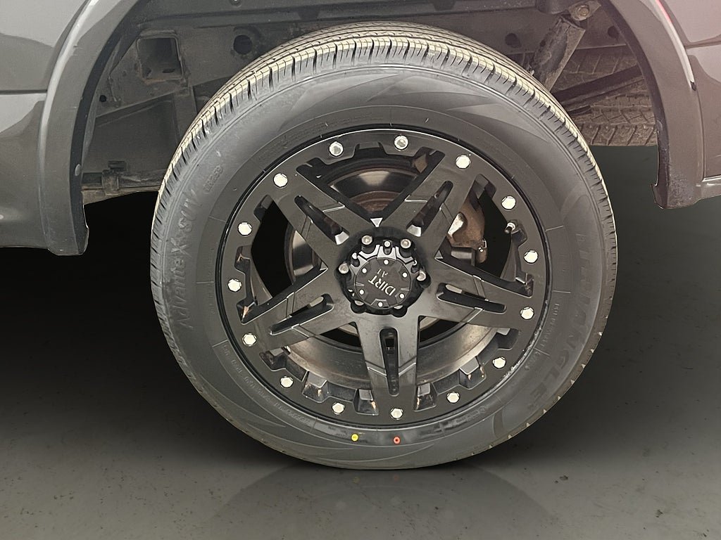 Vehicle Image 36