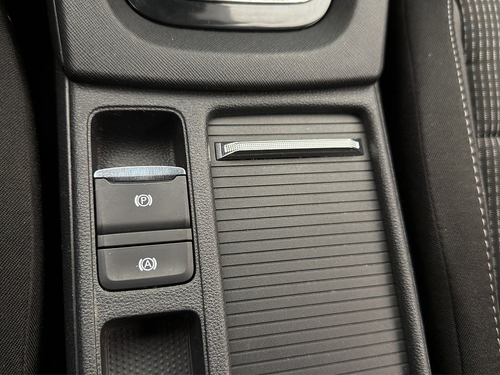 Vehicle Image 26