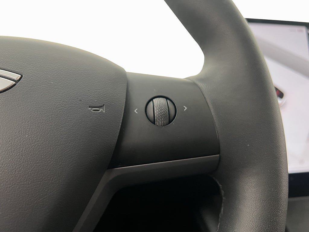Vehicle Image 27