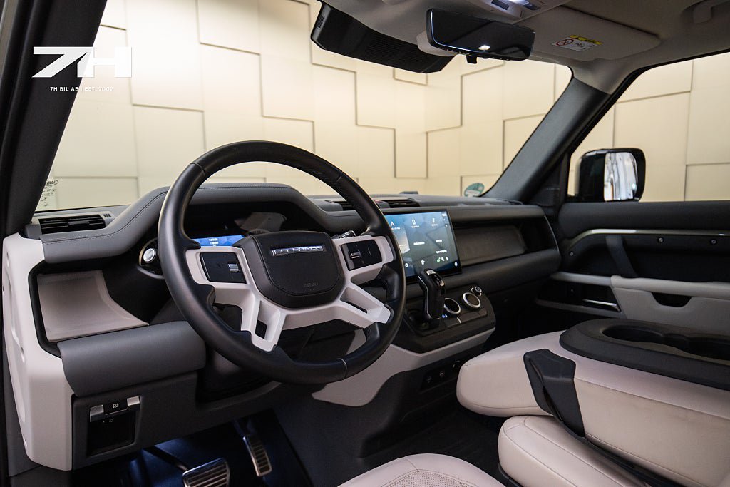 Vehicle Image 9