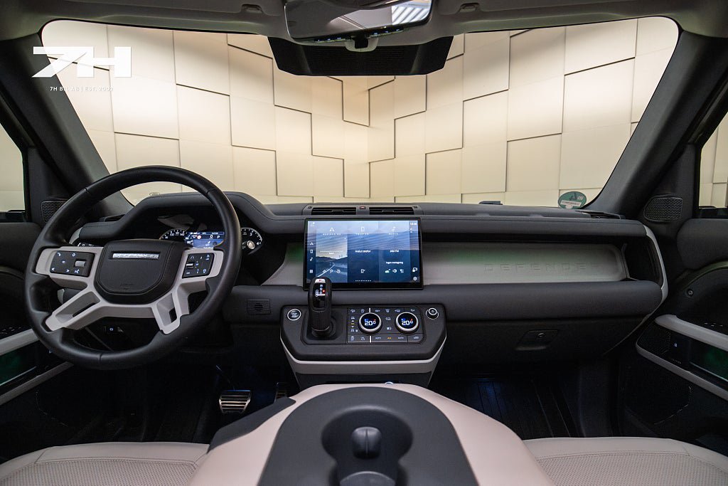 Vehicle Image 12