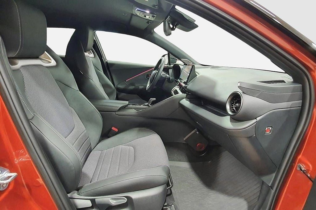 Vehicle Image 16