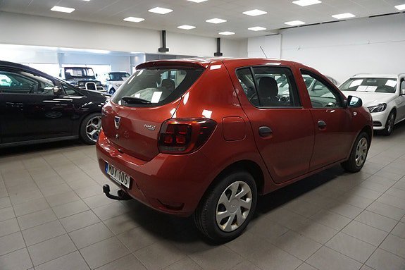 Vehicle Image 8