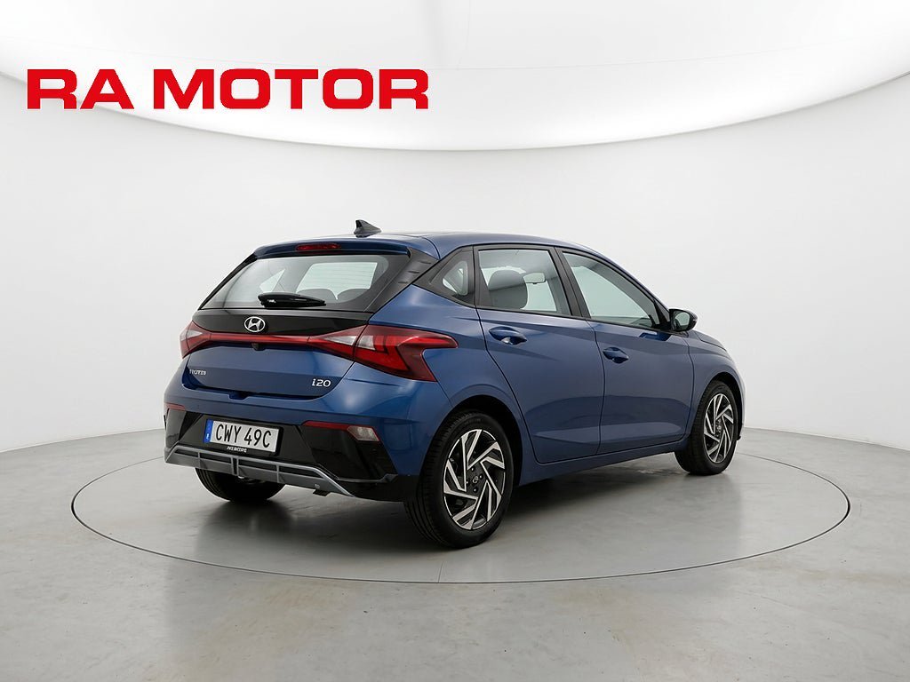 Vehicle Image 6