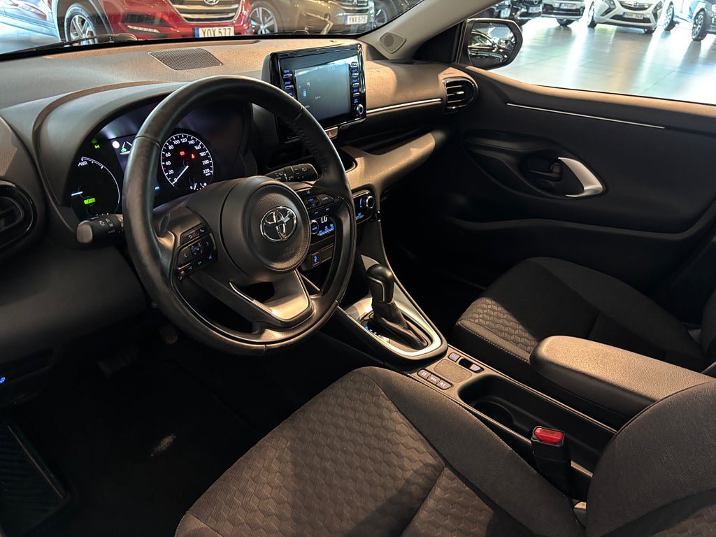 Vehicle Image 5
