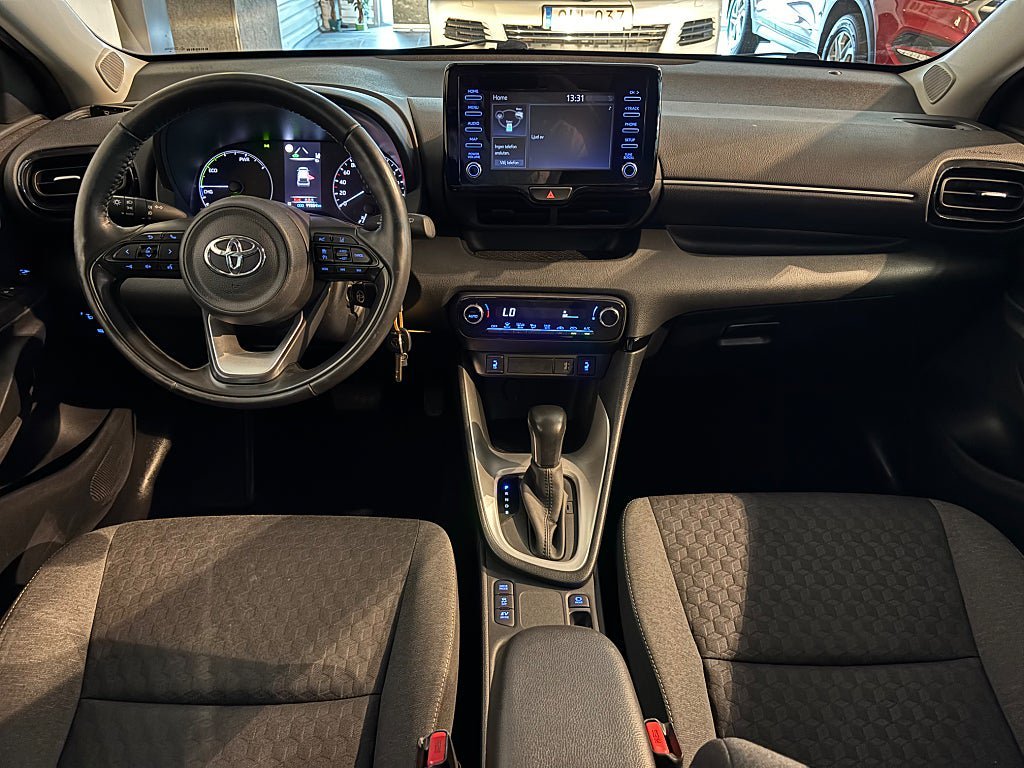 Vehicle Image 6