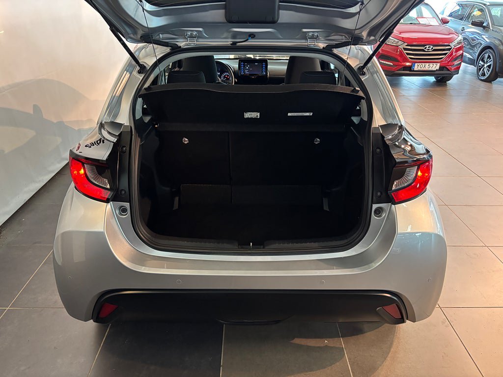 Vehicle Image 11