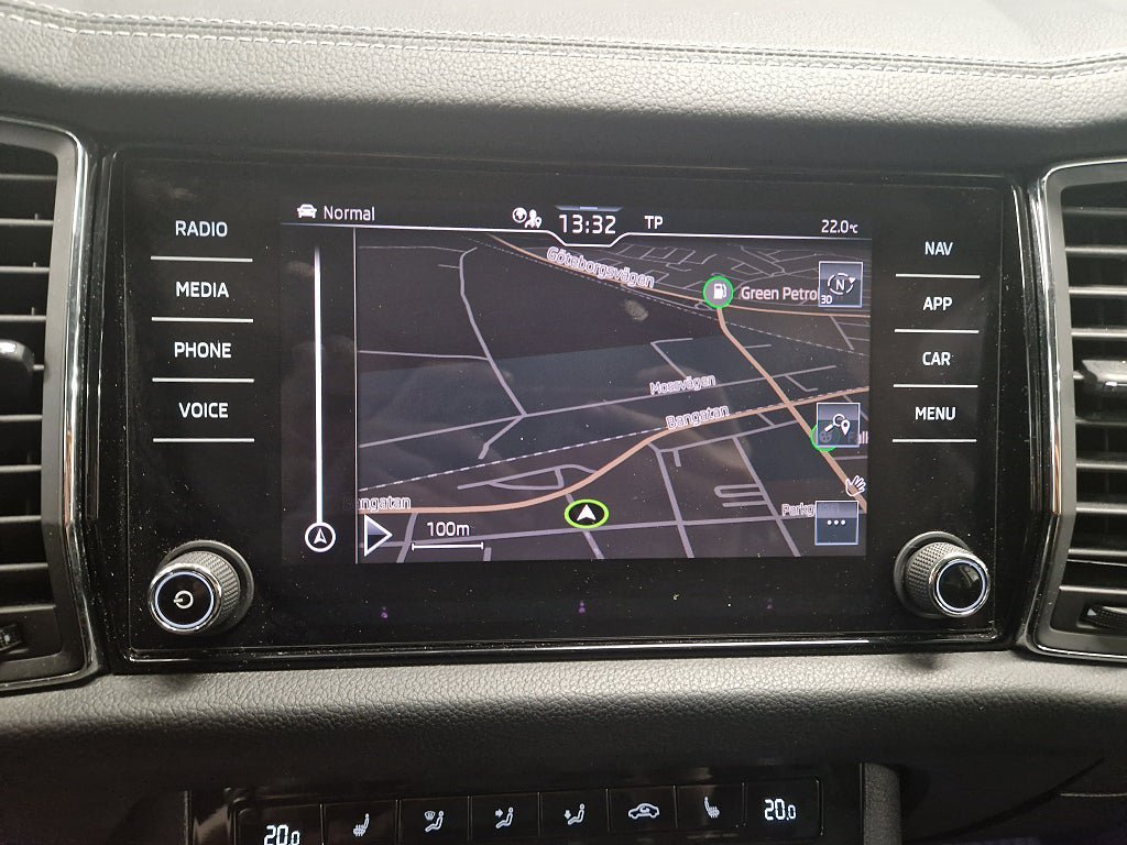 Vehicle Image 16