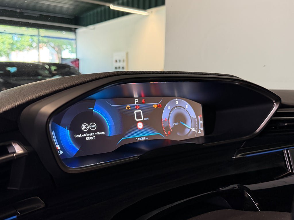 Vehicle Image 12