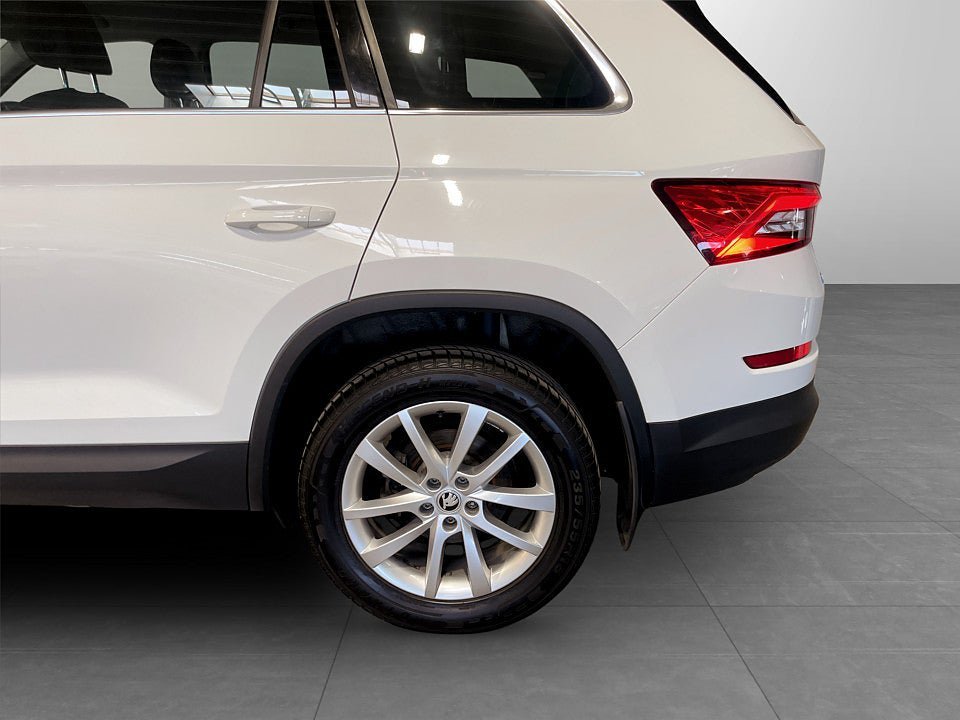 Vehicle Image 14