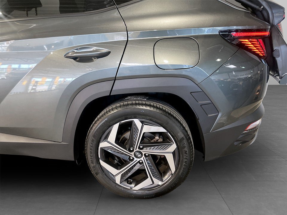 Vehicle Image 14
