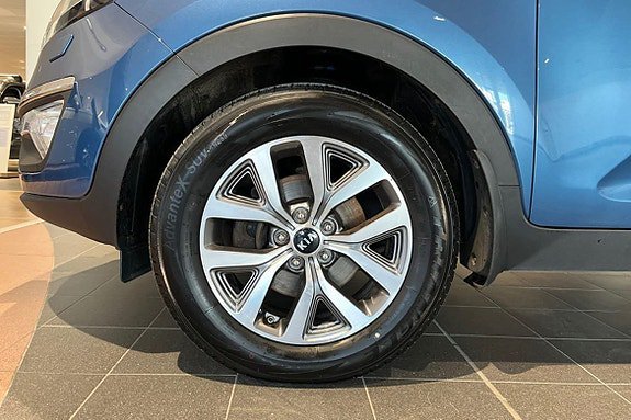 Vehicle Image 23
