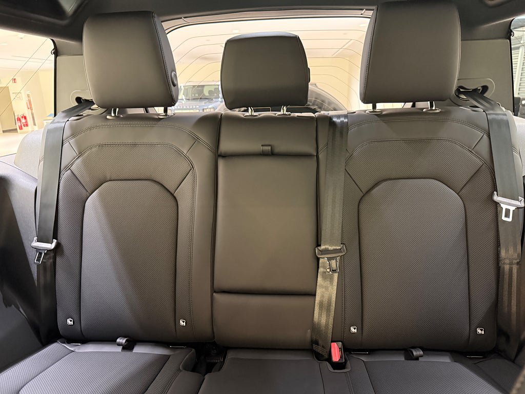 Vehicle Image 14