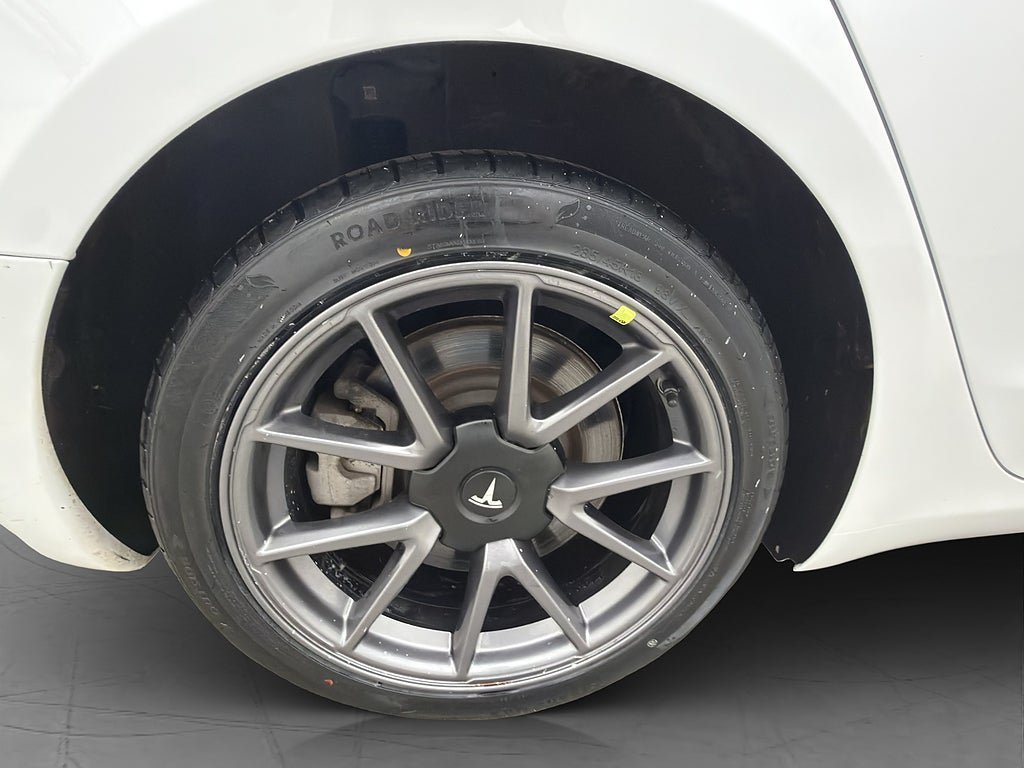 Vehicle Image 30