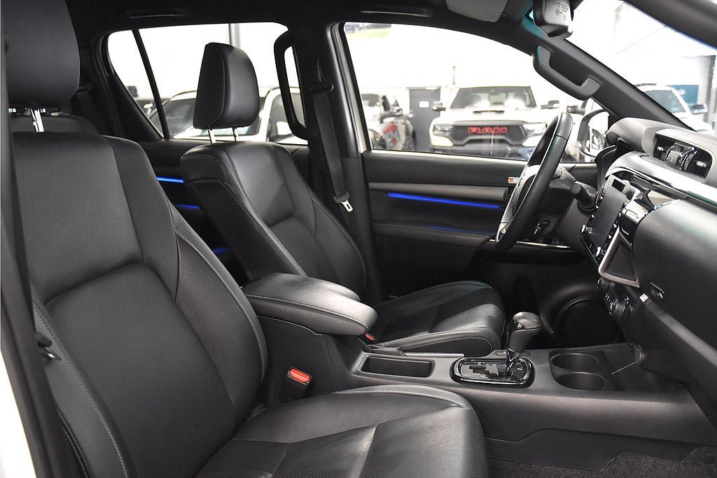 Vehicle Image 13
