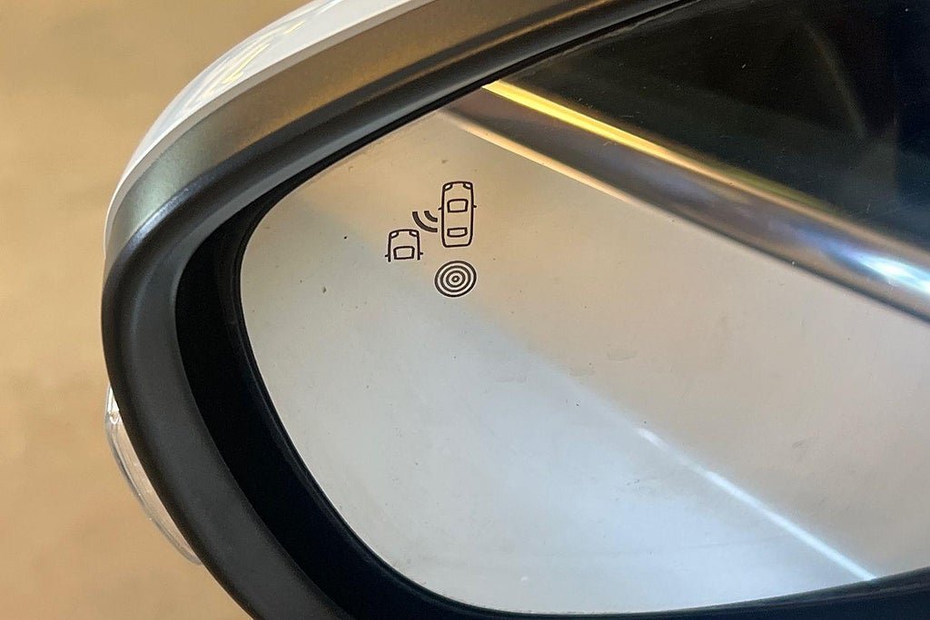Vehicle Image 25