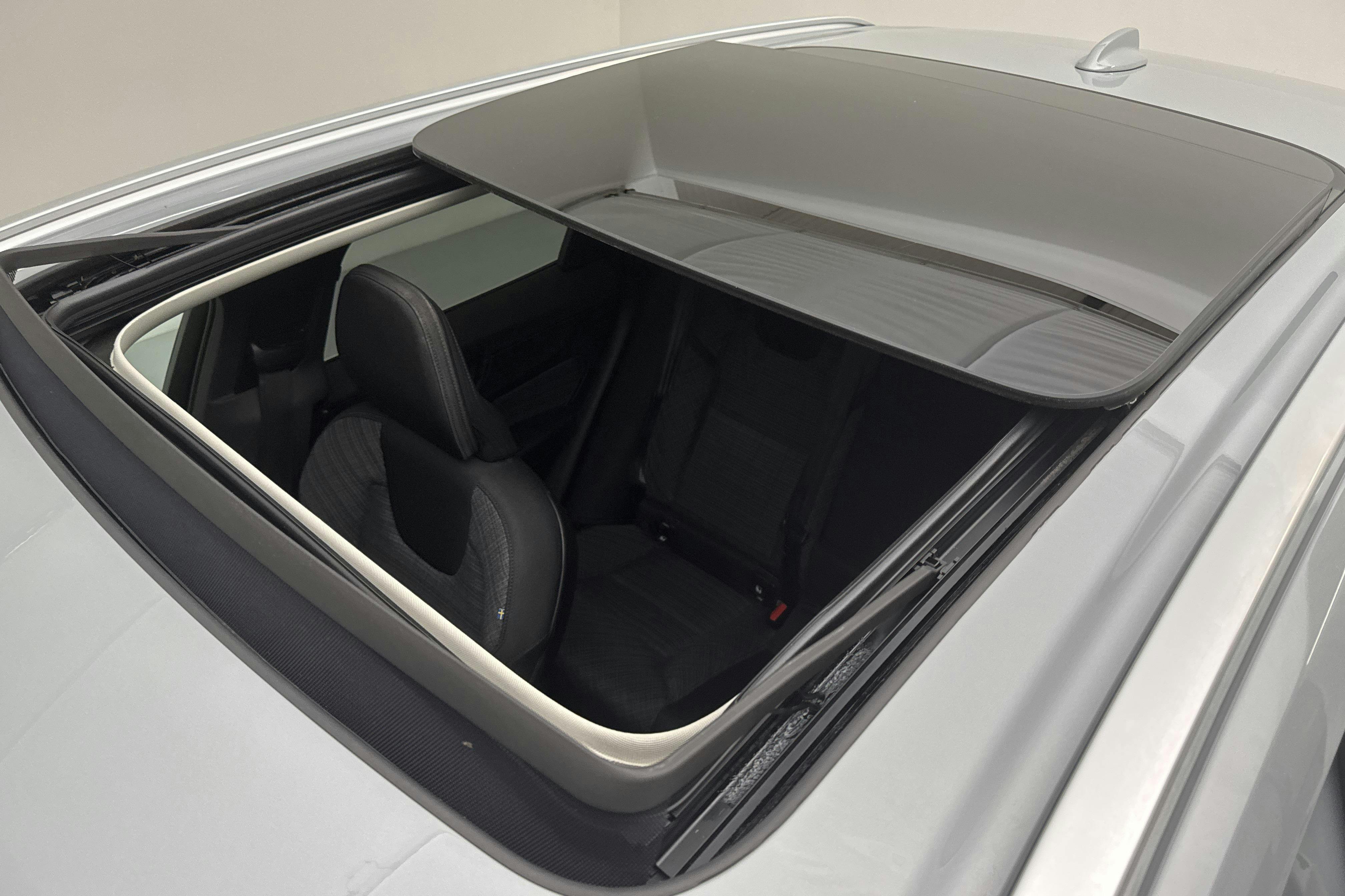Vehicle Image 15