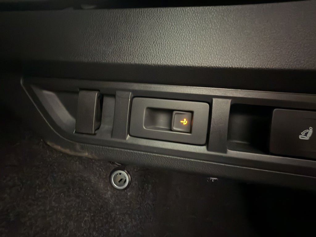 Vehicle Image 32