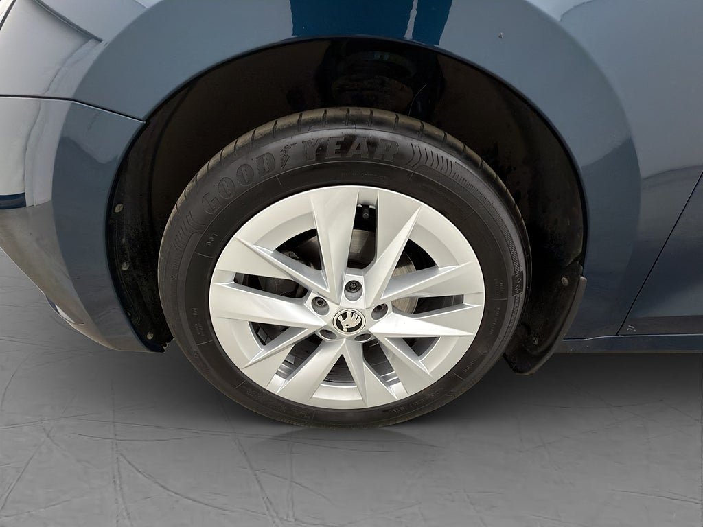 Vehicle Image 35