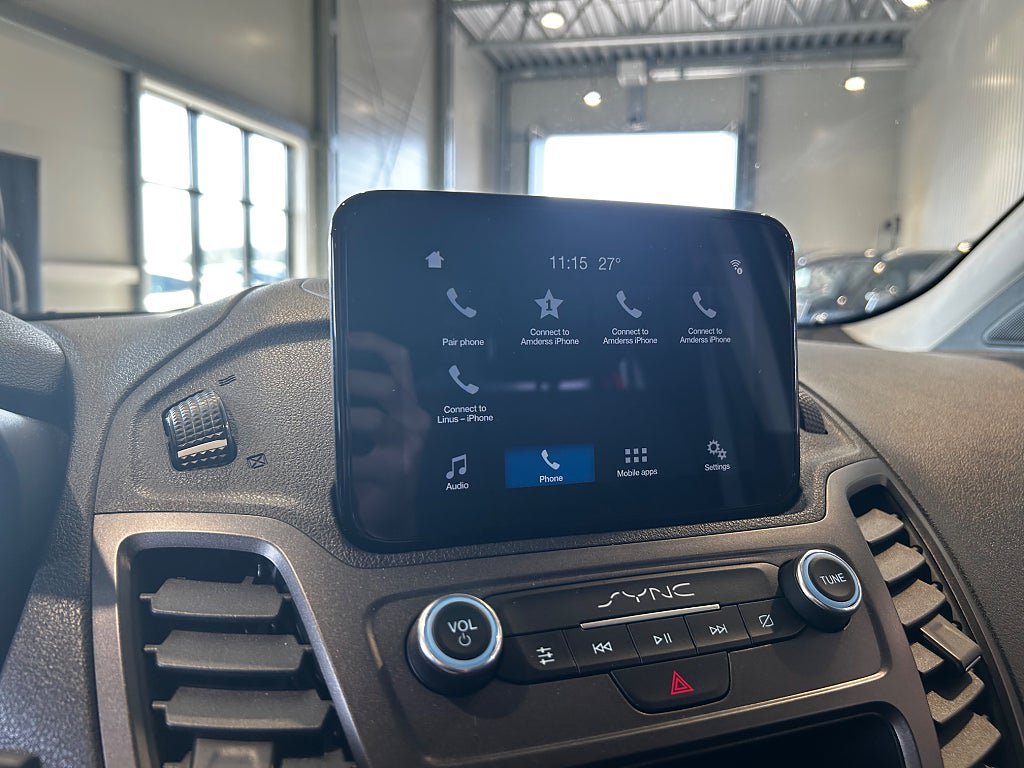 Vehicle Image 12