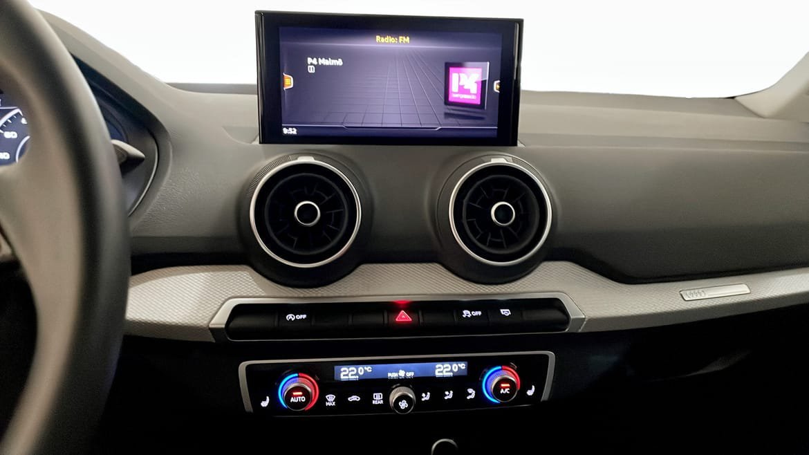 Vehicle Image 9