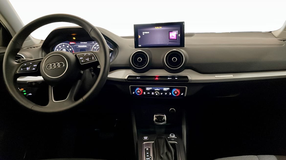 Vehicle Image 10