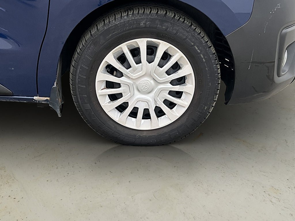 Vehicle Image 29