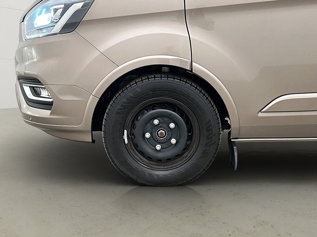 Vehicle Image 32