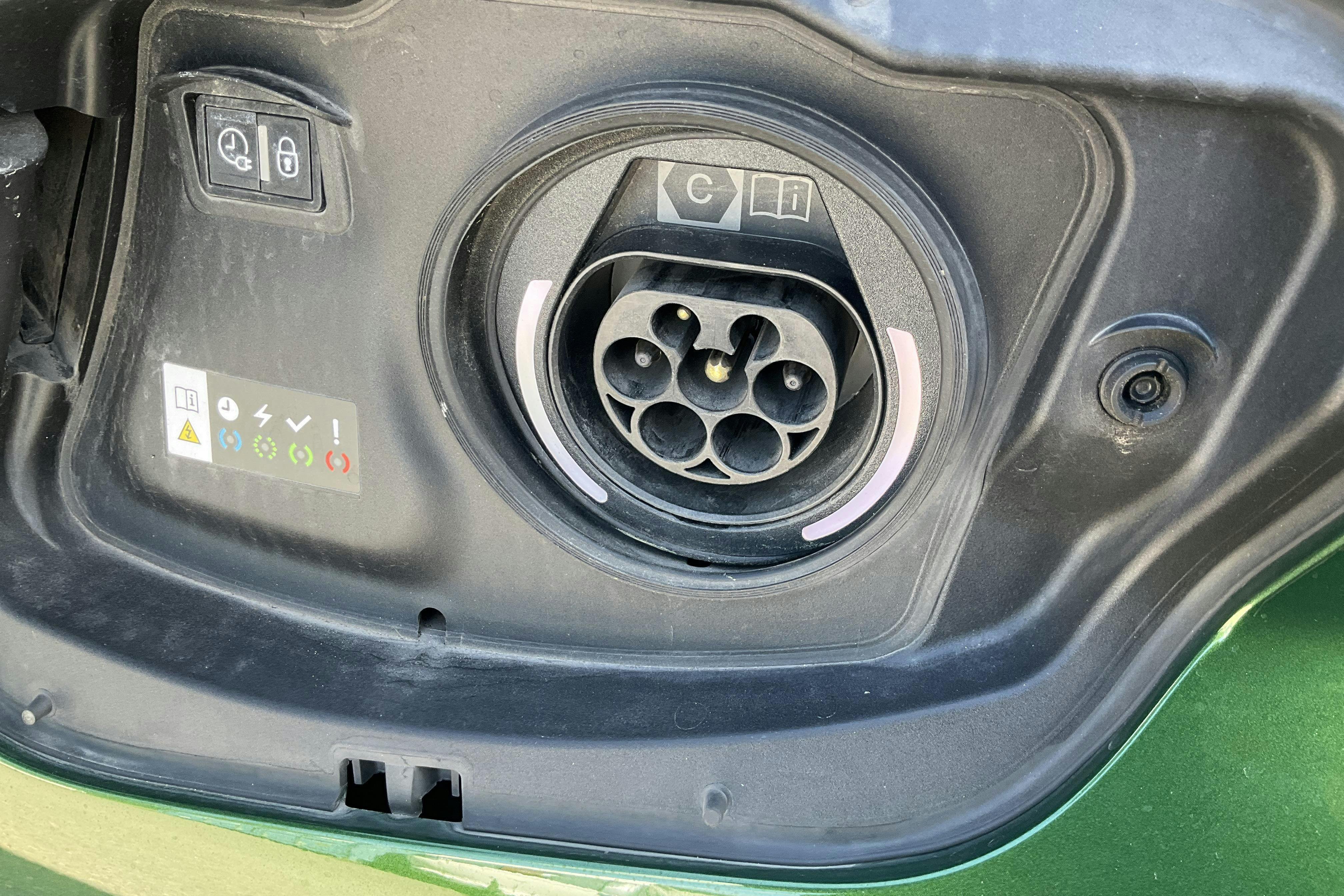 Vehicle Image 17