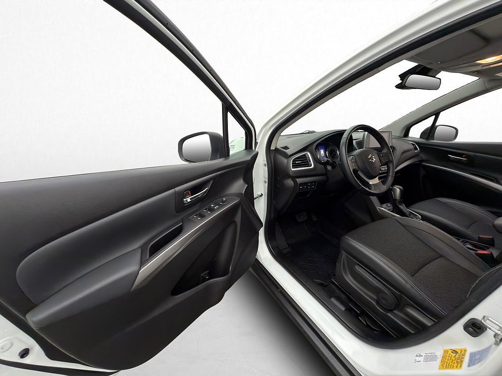 Vehicle Image 9