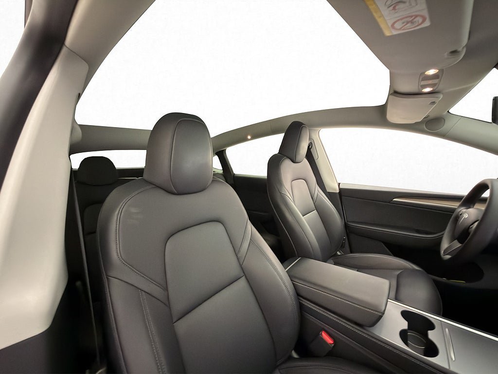Vehicle Image 33