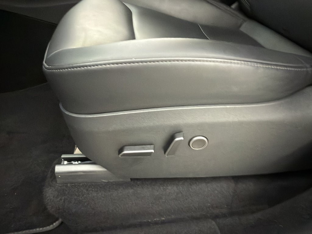 Vehicle Image 38