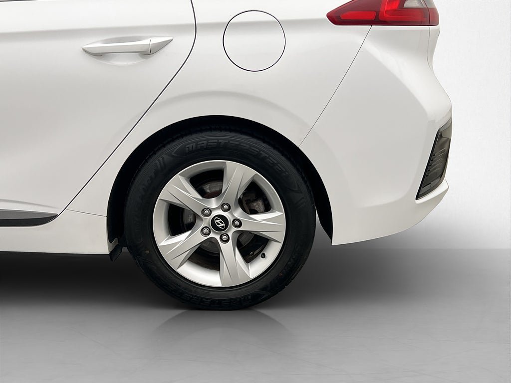 Vehicle Image 30