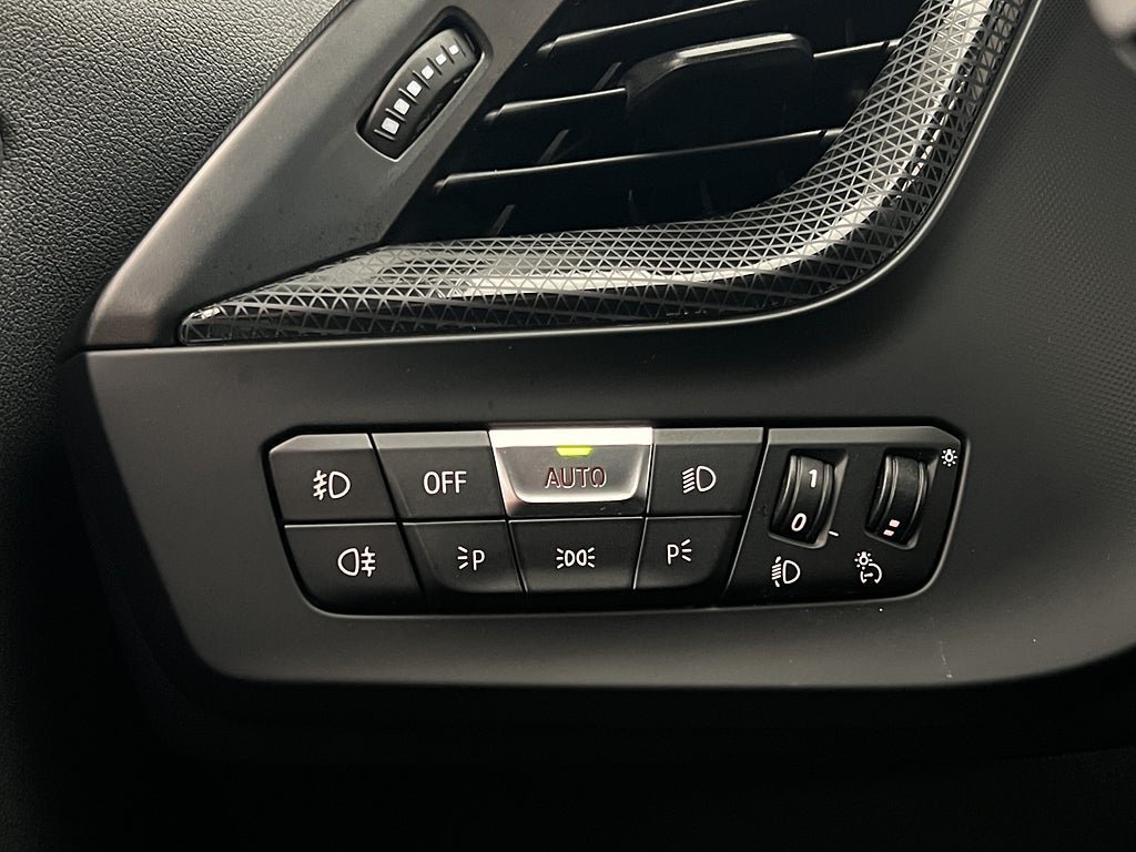 Vehicle Image 27
