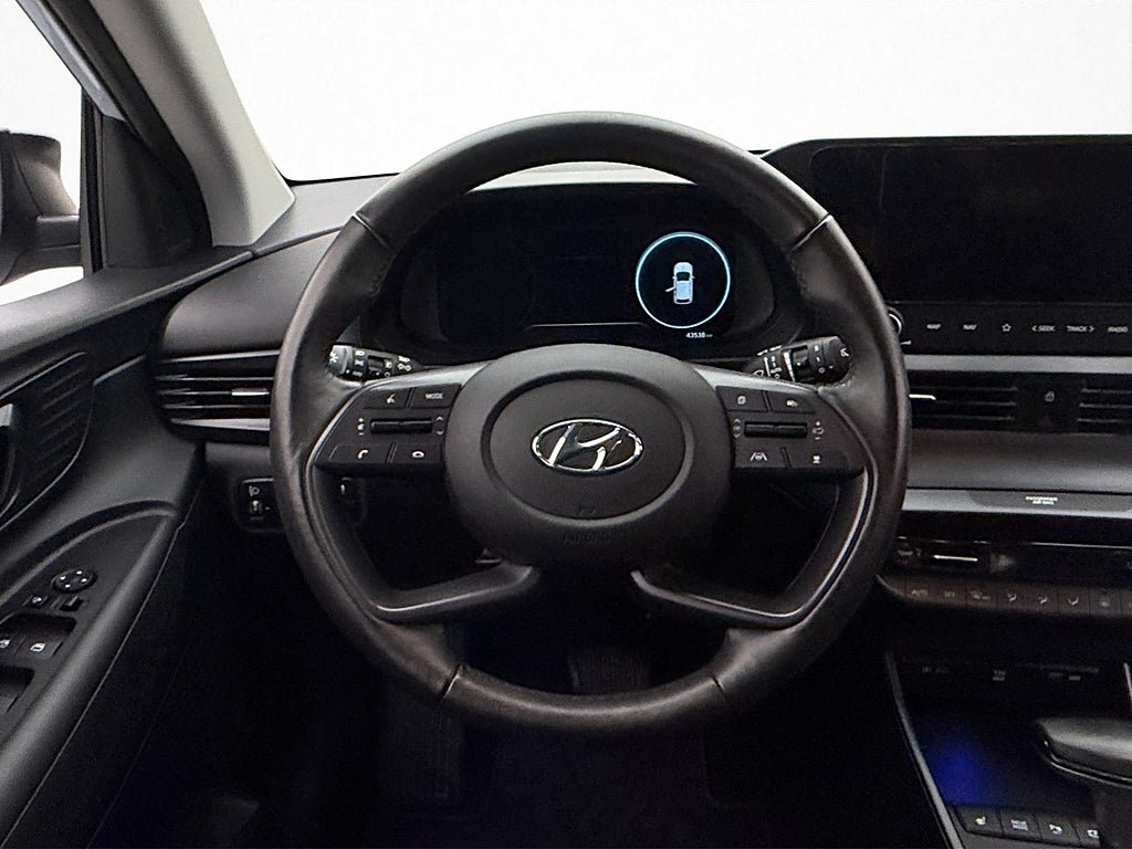 Vehicle Image 15