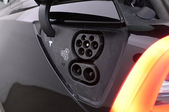 Vehicle Image 24