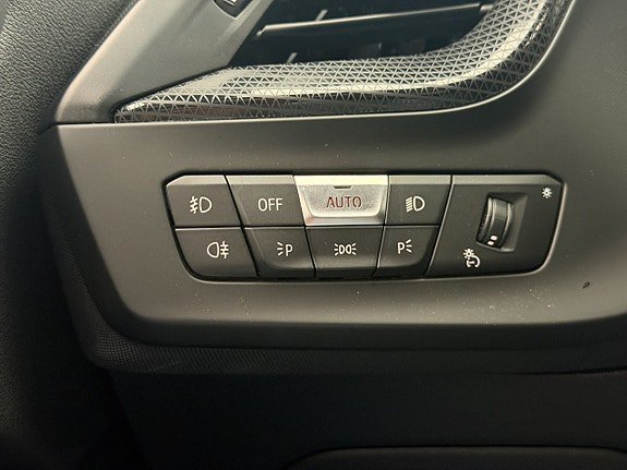Vehicle Image 29