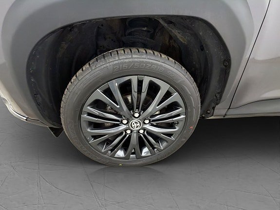 Vehicle Image 10