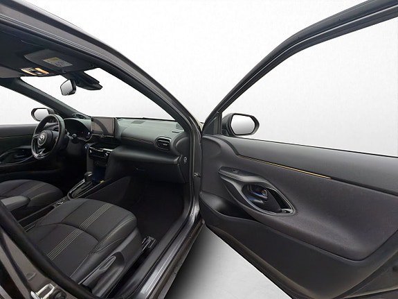 Vehicle Image 15