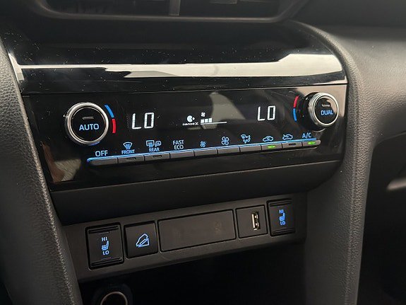 Vehicle Image 26