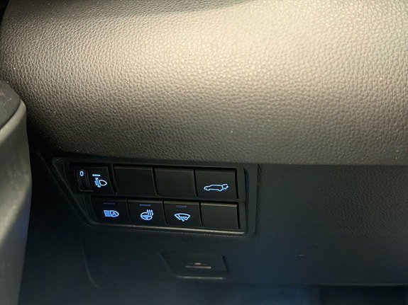 Vehicle Image 32