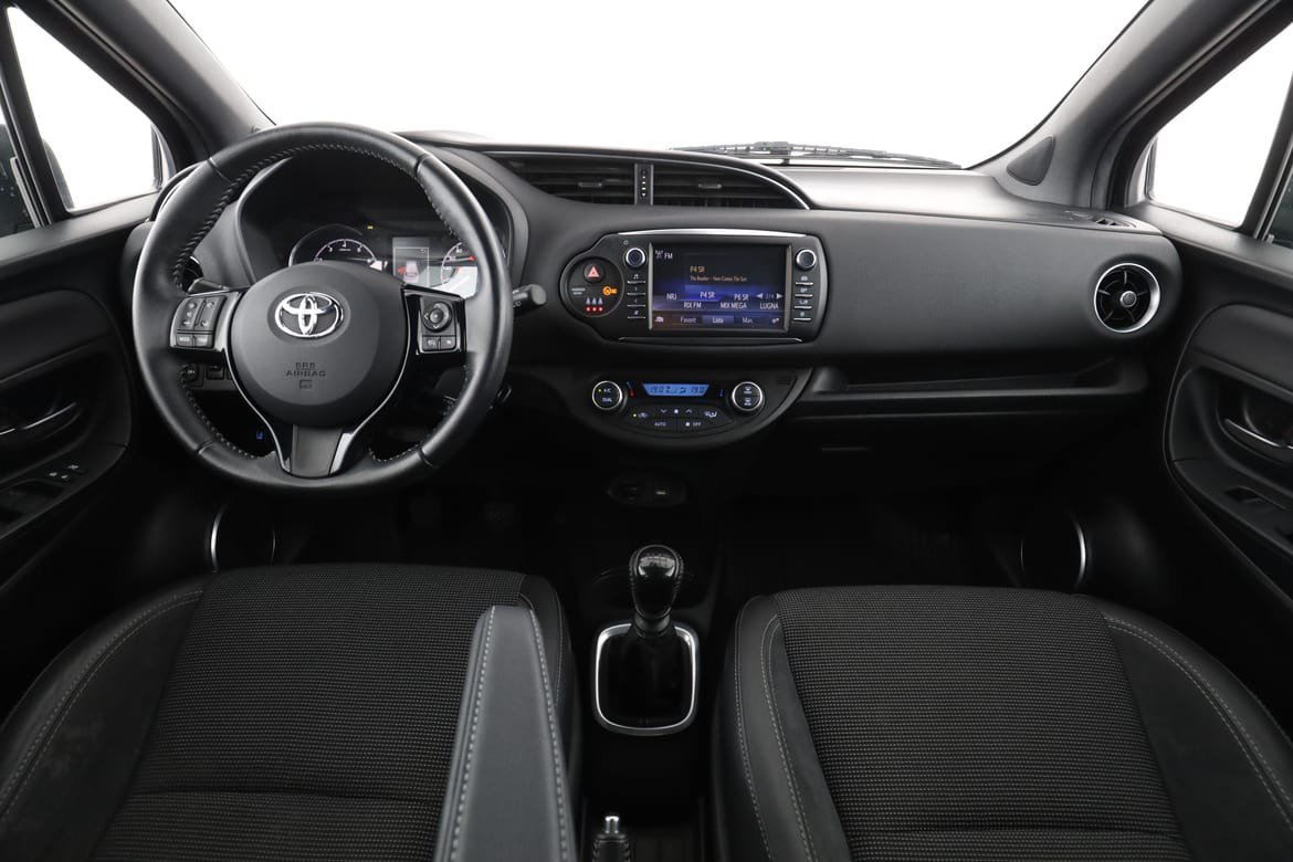 Vehicle Image 13
