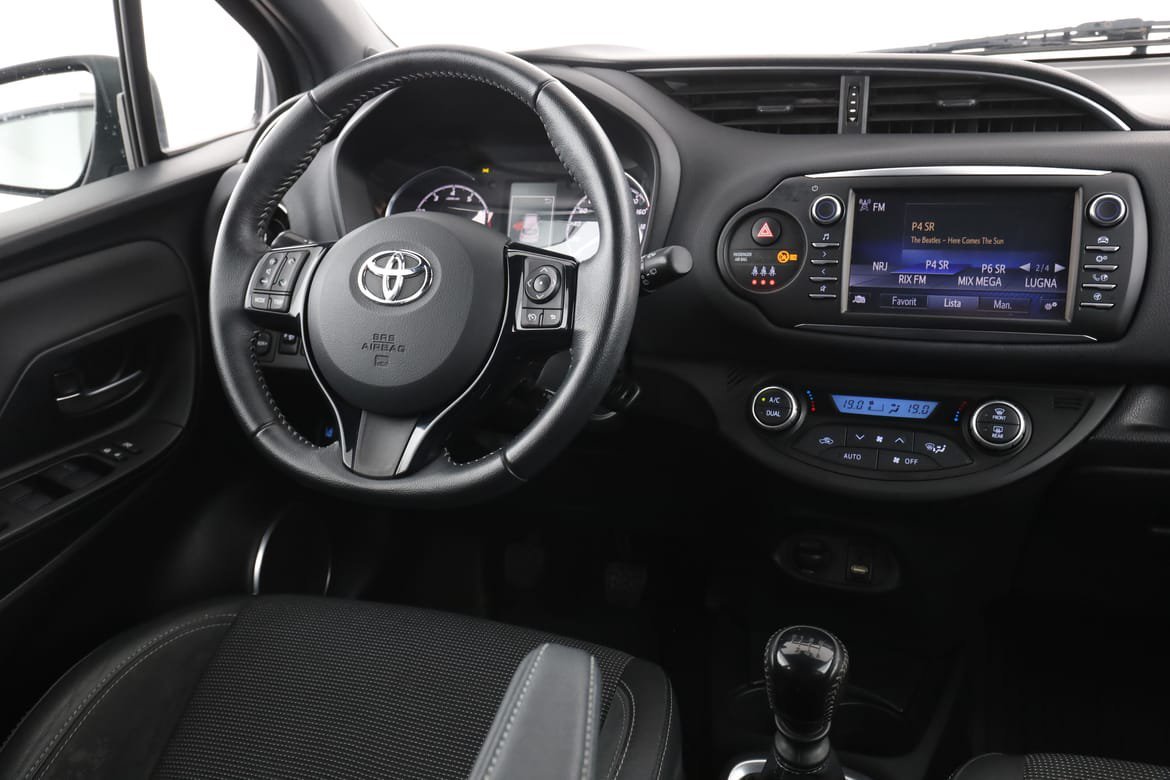 Vehicle Image 14