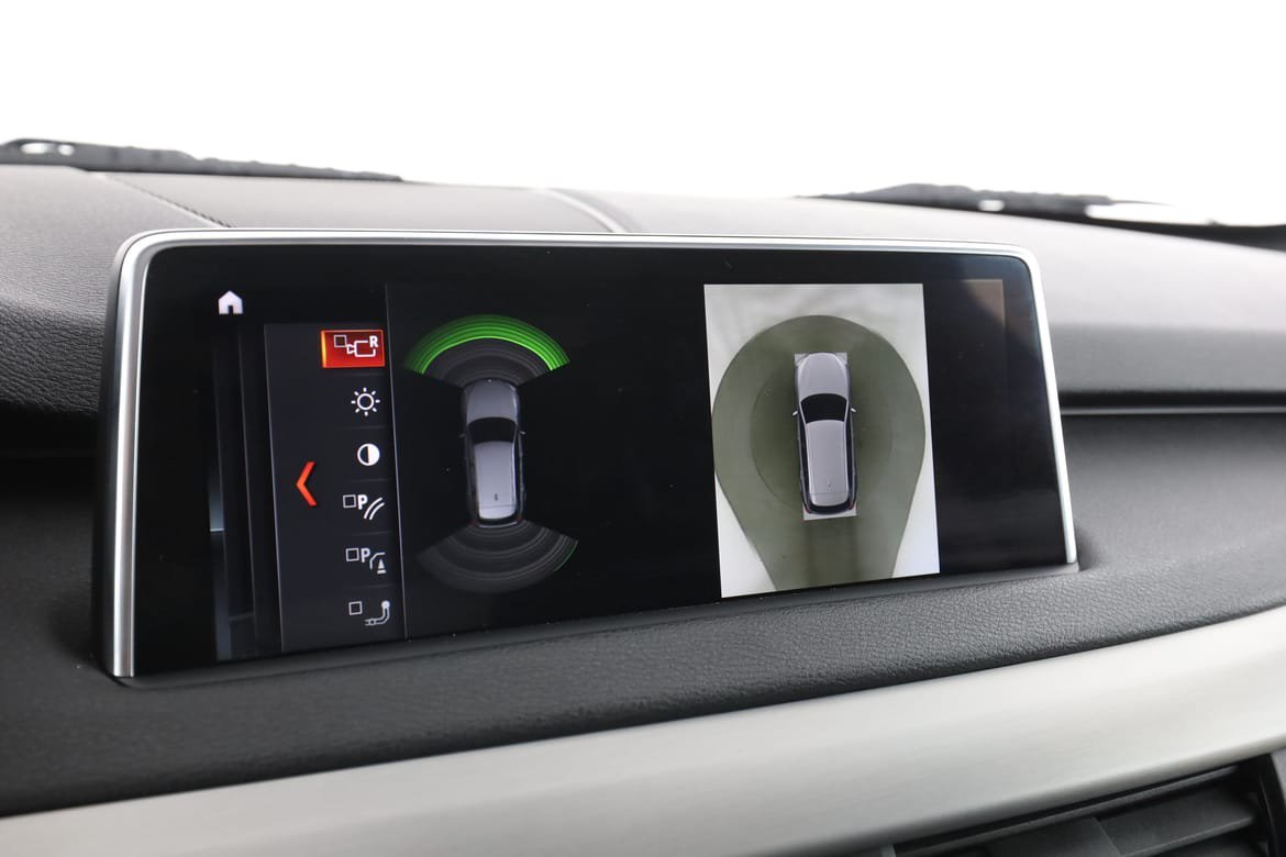 Vehicle Image 25