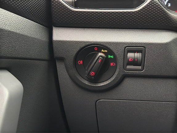 Vehicle Image 28