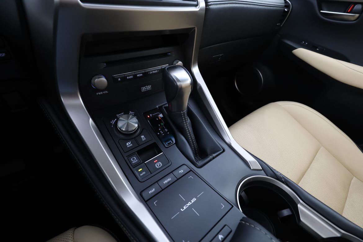 Vehicle Image 25