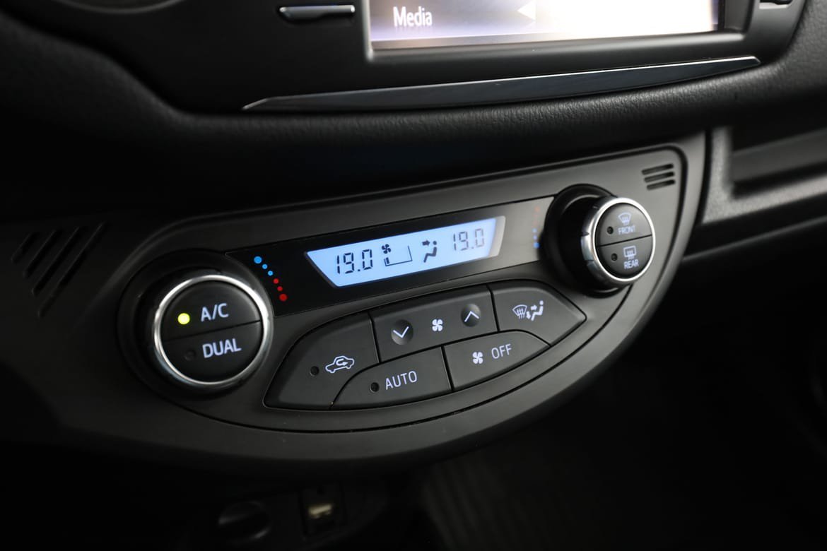 Vehicle Image 25