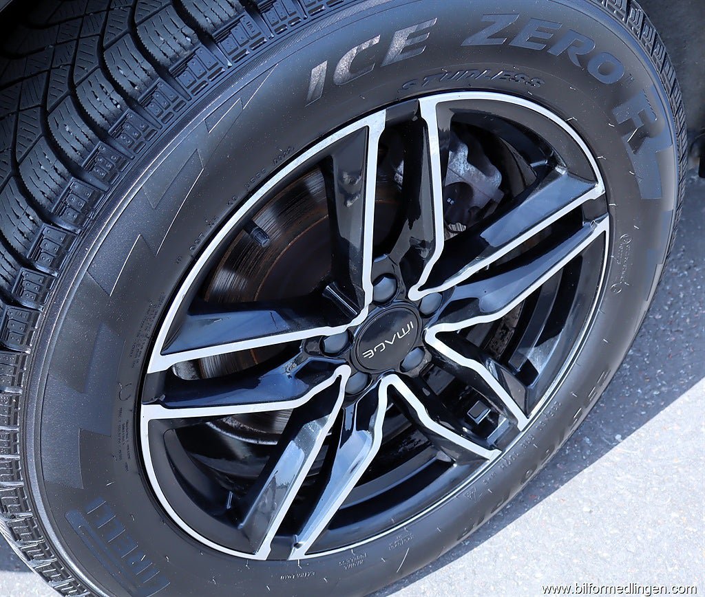 Vehicle Image 18