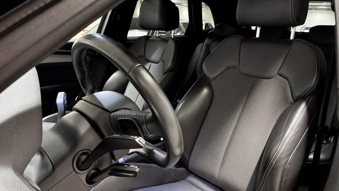 Vehicle Image 8