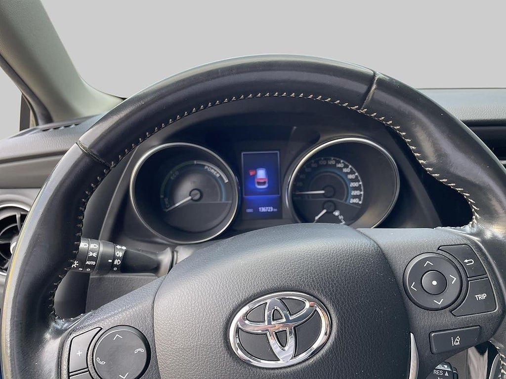 Vehicle Image 15